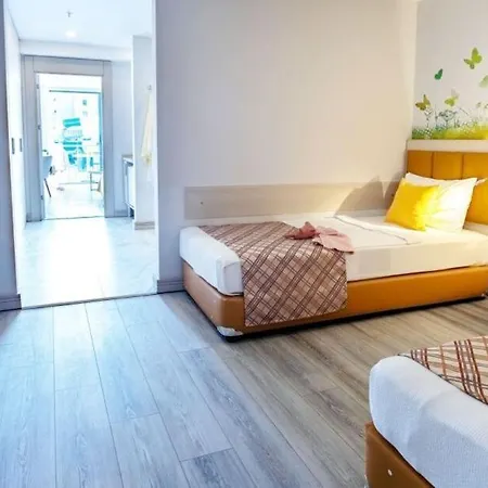 Club Aqua Plaza Отель