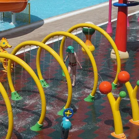 Club Aqua Plaza