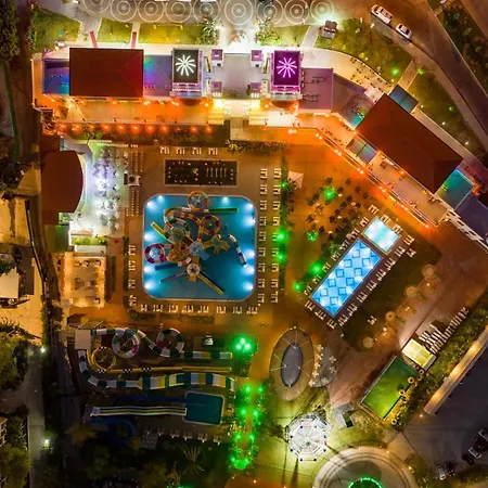 Отель Club Aqua Plaza 4*