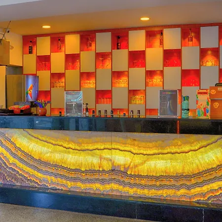 Club Aqua Plaza Отель 4*