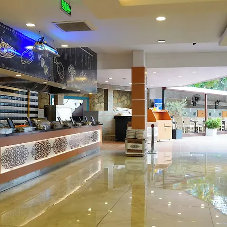 Отель Club Aqua Plaza 4*