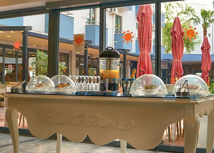 Club Aqua Plaza