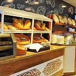 Club Aqua Plaza Hotel 4*