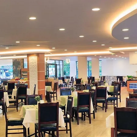 Club Aqua Plaza Hotel 4*