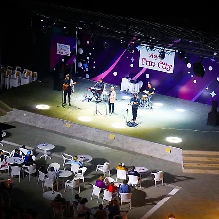 فندق Club Aqua Plaza 4*
