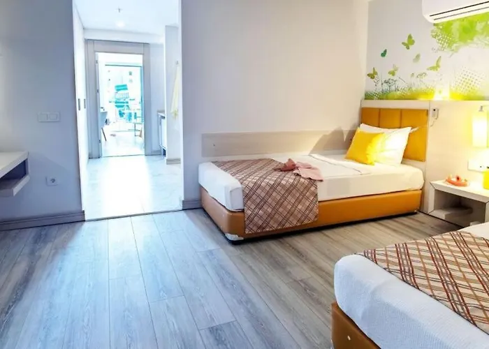 Club Aqua Plaza 호텔