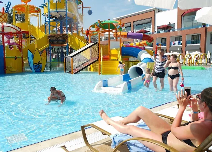 Club Aqua Plaza 호텔 4*