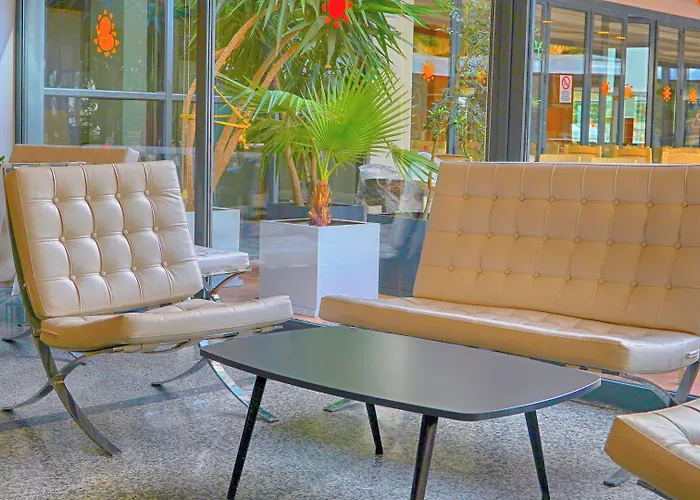 Club Aqua Plaza 호텔