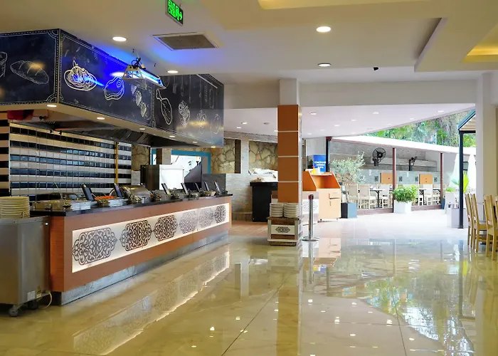 호텔 Club Aqua Plaza 4*