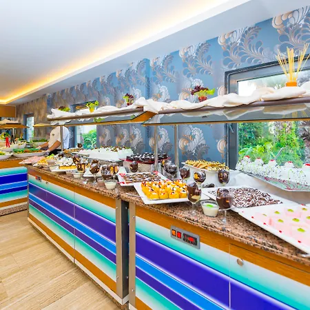 מלון Club Aqua Plaza אלאניה