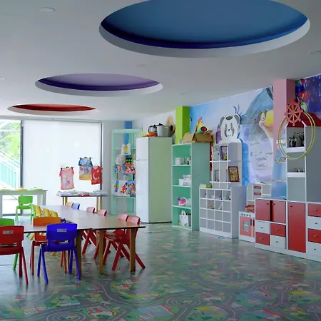 מלון Club Aqua Plaza